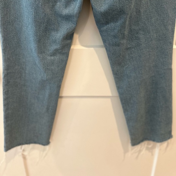 BOGO Madewell Curvy Perfect Vintage Jean with raw hem - Picture 8 of 10